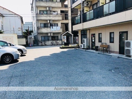 プレミール[1R/29.45m2]の駐車場