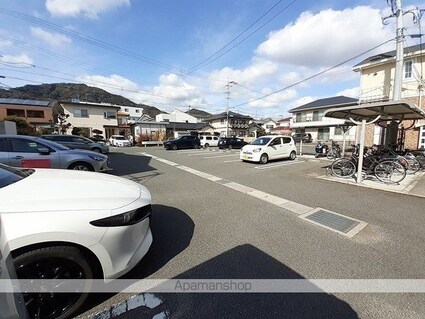 グランツ大町[1LDK/42.38m2]の駐車場2