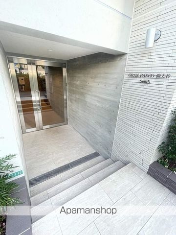 GRANPASEO碑文谷SOUTHの玄関写真