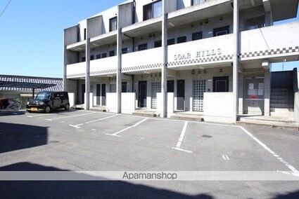 ＳＯＡＲ　ＨＩＬＬＳ[2LDK/68.64m2]の駐車場2
