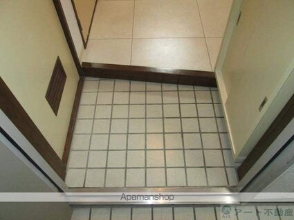 エスポワール松山[1R/25.6m2]の玄関