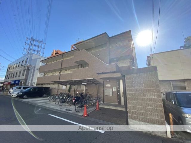 アンプルールフェールバレルコートの外観写真