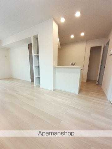 プラティーク挾間 弐番館の内装写真