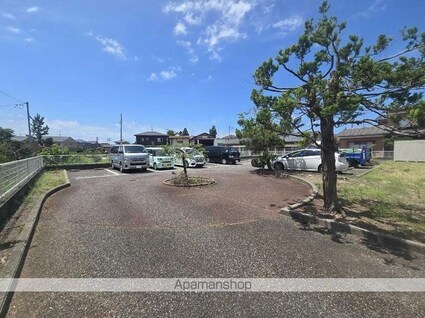 レオパレスプレミール[1K/19.87m2]の駐車場2