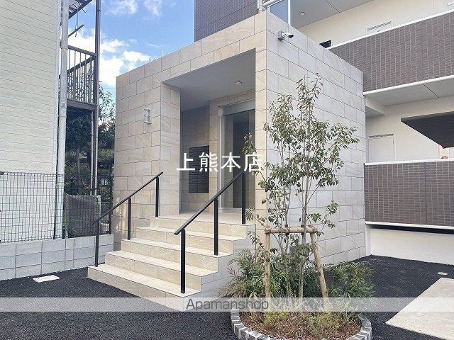 CHAINON坪井の玄関写真