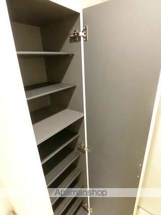 リブリ・三鷹ザ・テラス[1K/22.35m2]の玄関