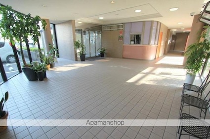 香川県高松市鶴市町[1LDK/66m2]のロビー