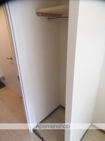 EーONEの内装写真