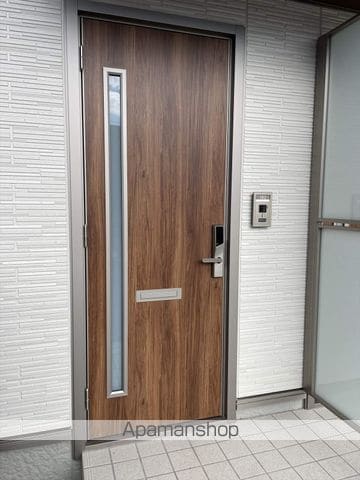 シャーメゾン八橋の玄関写真