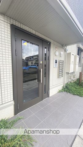 ピラール清水の玄関写真