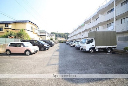 ハピネス東中野[1R/20m2]の駐車場