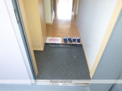 Ｇｒａｎｄｅｕｒ　Ｃｈａｔｅａｕ　[1LDK/33m2]の玄関