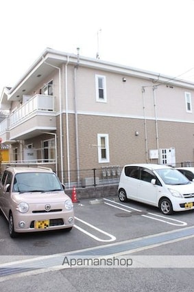 ヴェル　ドミール[2LDK/56.19m2]の駐車場1