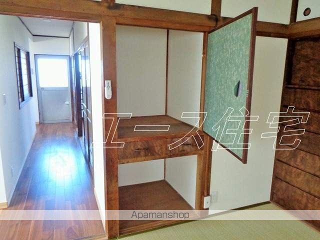 予讃線 伊予西条駅 徒歩12分 3階建 築43年の内装写真