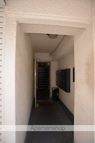 リノリノアパートメントの玄関写真