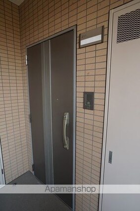 レキシントン・スクエア曙橋[1K/23.43m2]の玄関