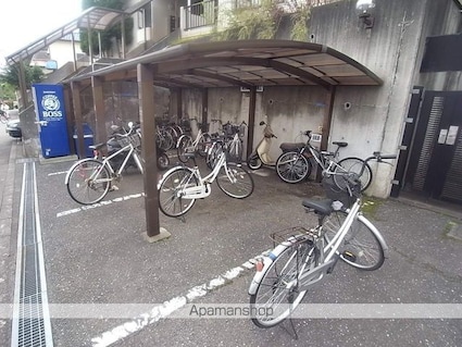 ホワイトウイング左入[1K/20.25m2]の駐車場