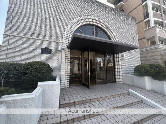 三番町マンションの玄関写真