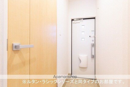 ヒルズ山王林[1R/32.43m2]の玄関