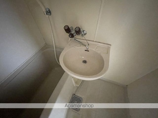 リバーパレス牛田新町の内装写真