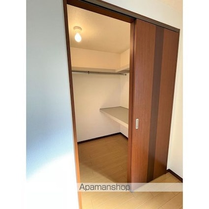 ガーデン[2LDK/70.43m2]の収納