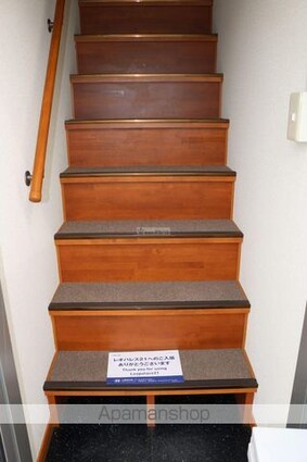 レオパレスルピナス[1K/26.08m2]の玄関