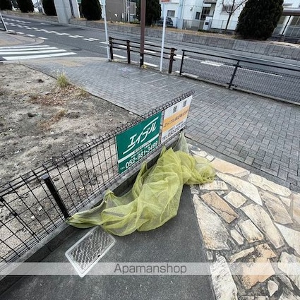 Ｎｅｉｇｅ[1LDK/30.11m2]の周辺3