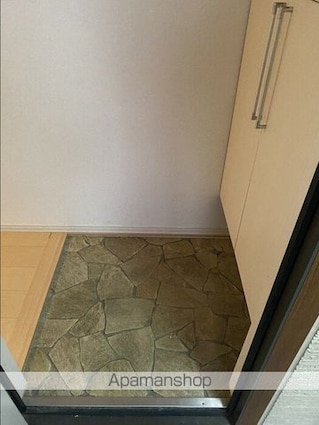 リビングタウン唐崎　Ｂ棟[2LDK/62.9m2]の玄関