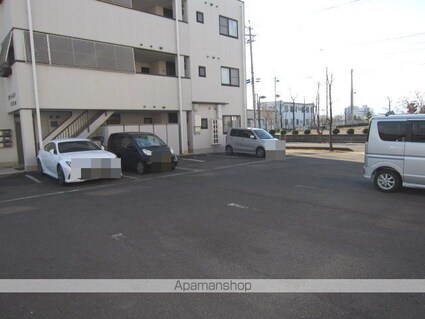 アパートメント松田北館（Ａ）[1K/38m2]の駐車場
