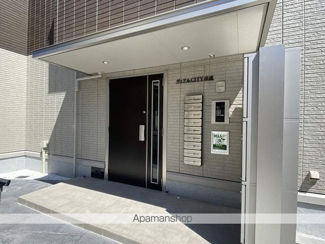ヴィアルCITY市道の玄関写真