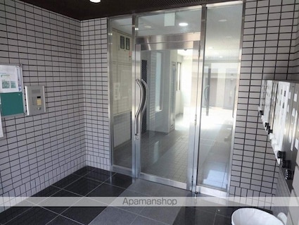 ヴェルナール忠岡[1R/16.2m2]のエントランス