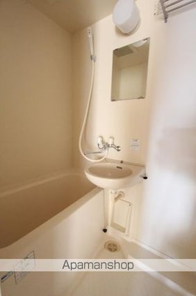 香川県高松市昭和町１丁目[1K/21.76m2]のバス