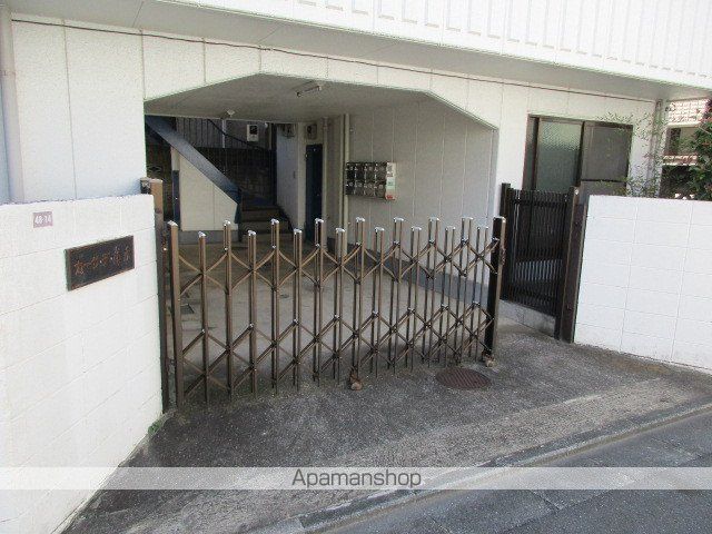 カーサデ藤原の玄関写真