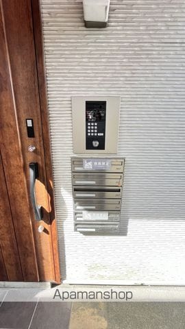 名鉄常滑線 柴田駅 徒歩4分 3階建 築12年の玄関写真