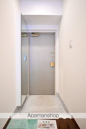 東京都港区六本木７丁目[1K/34.66m2]の玄関1
