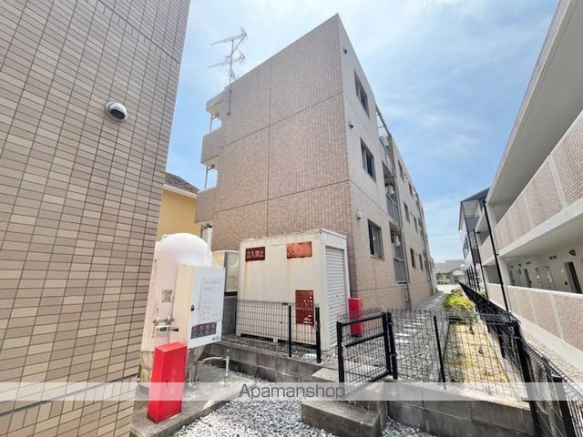 シャトレー参番館の外観写真