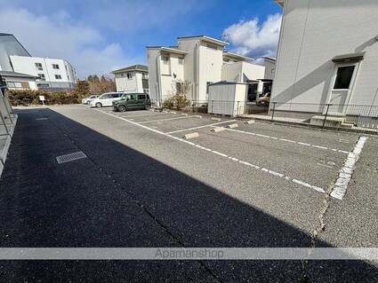 レオパレスオーセブン[1K/23.18m2]の駐車場2