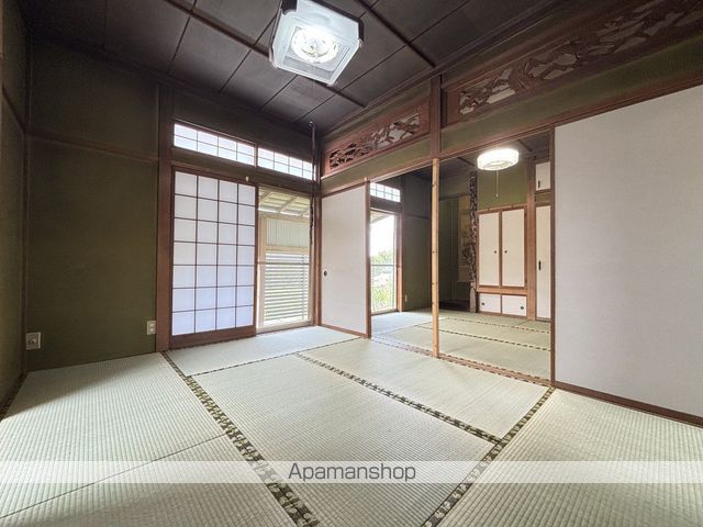 富山地鉄富山港線 城川原駅 徒歩11分 2階建 築50年の内装写真