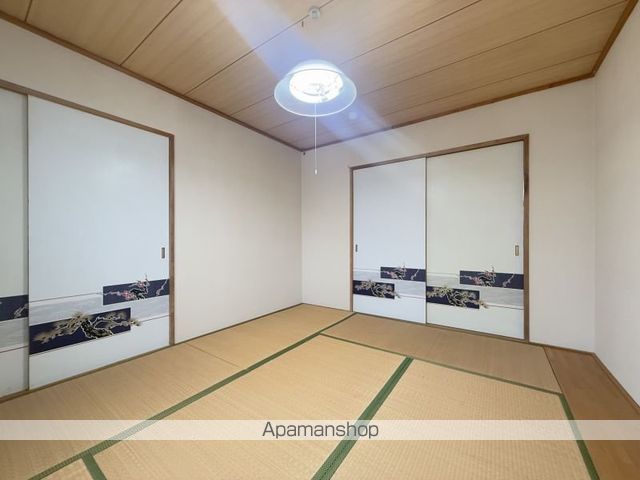 シャルム八幡IIの内装写真