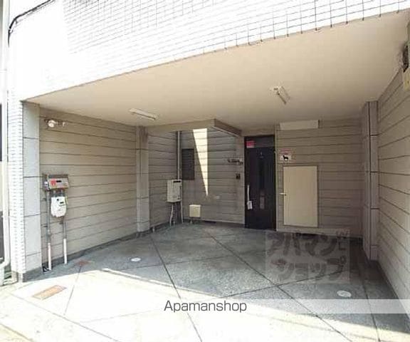 京阪電気鉄道鴨東線 神宮丸太町駅 徒歩4分 3階建 築33年の外観写真