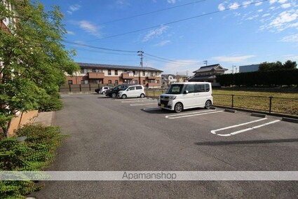 クールメゾン[1LDK/46.49m2]の駐車場3