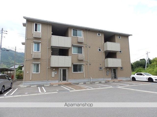 ハイム三条岡 A棟の外観写真