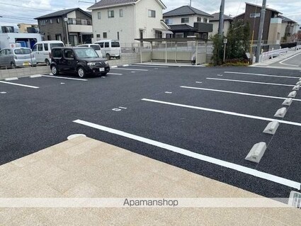ボンヌ　エトワール[2LDK/57.91m2]の駐車場