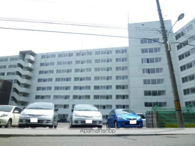 ロイヤルレインボー平岸 A棟の外観写真