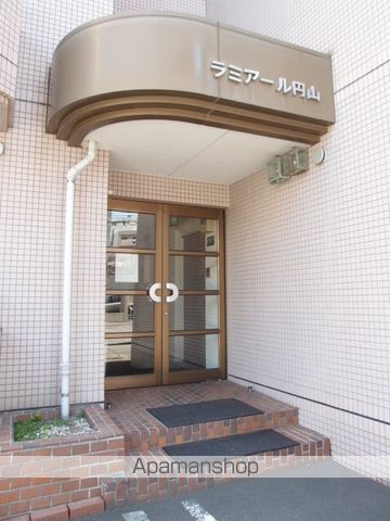 ラミアール円山の玄関写真
