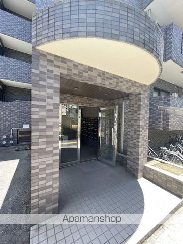 カルチェコート鴨池の玄関写真