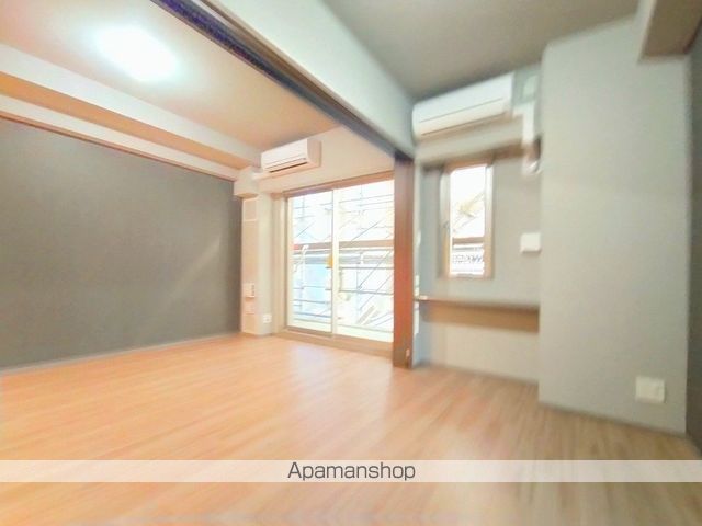 スプランディッドESAKAIIIの内装写真