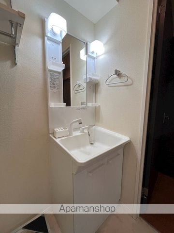 LAURIER EASTの内装写真