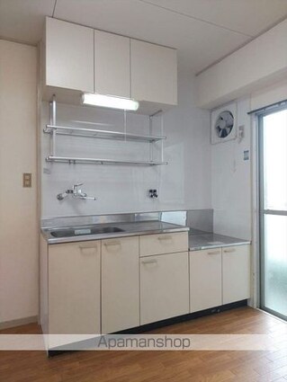 和歌山県和歌山市西小二里２丁目[3DK/51m2]のキッチン