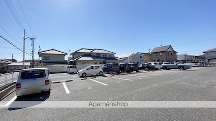 ベルカント辰巳[2DK/45.54m2]の駐車場2